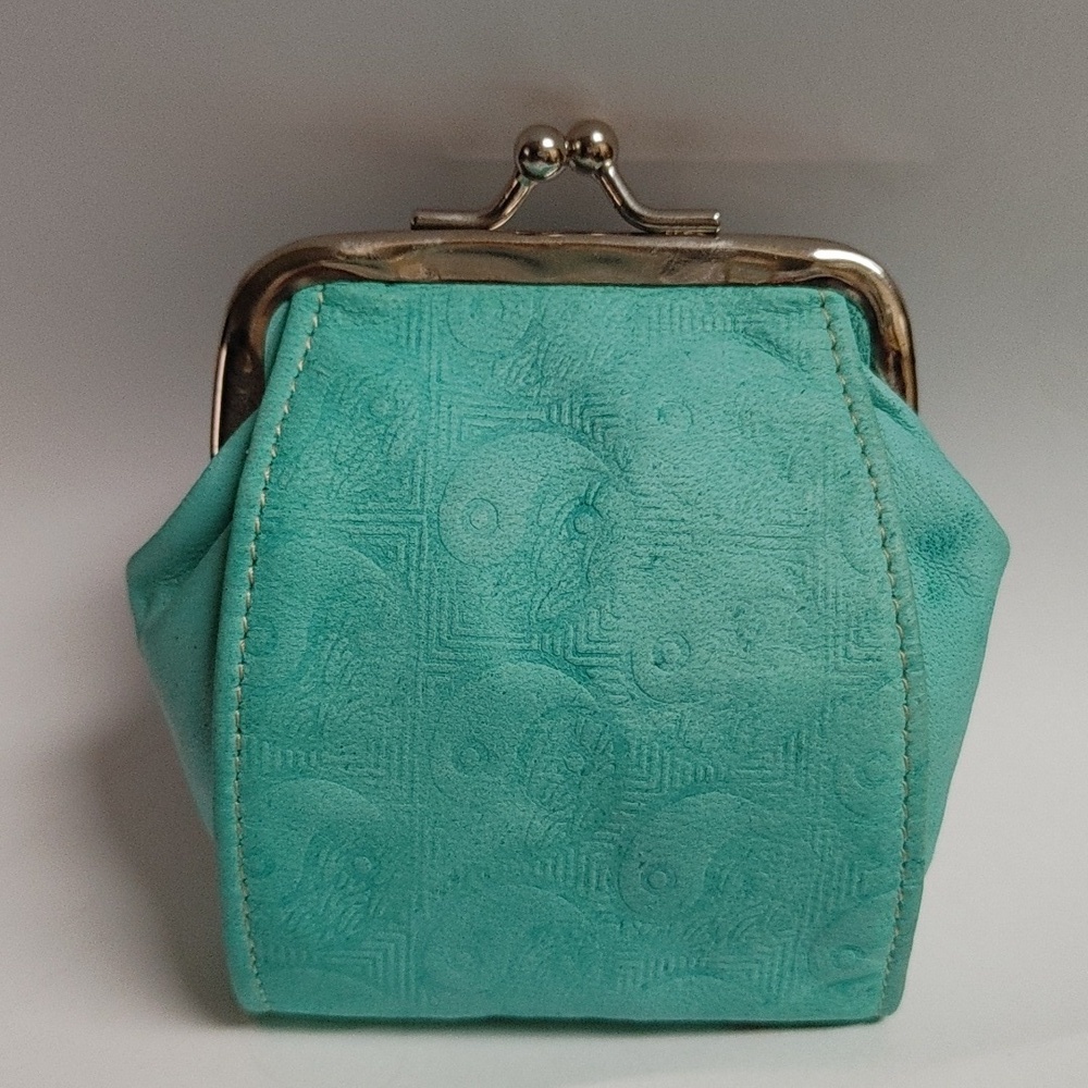 Vintage Turquoise Coin Purse with Princess Bride Yin Yang Embossed - Picture 4 of 12